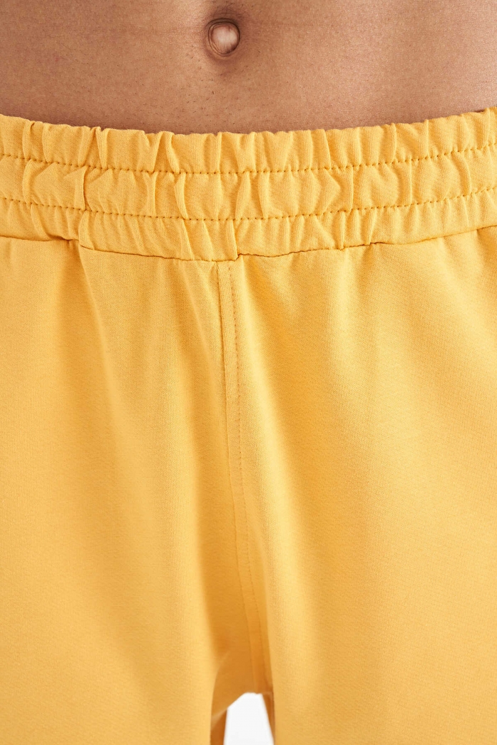   :9382 SHORT-3075 BEIGE